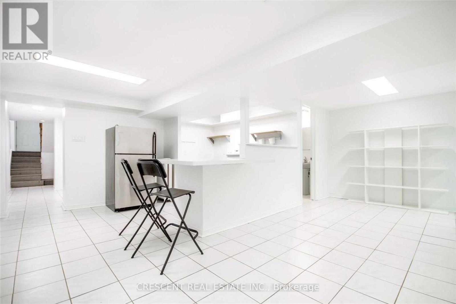 520 Prince Edward Drive N, Toronto, Ontario  M8X 2M5 - Photo 33 - W12962378