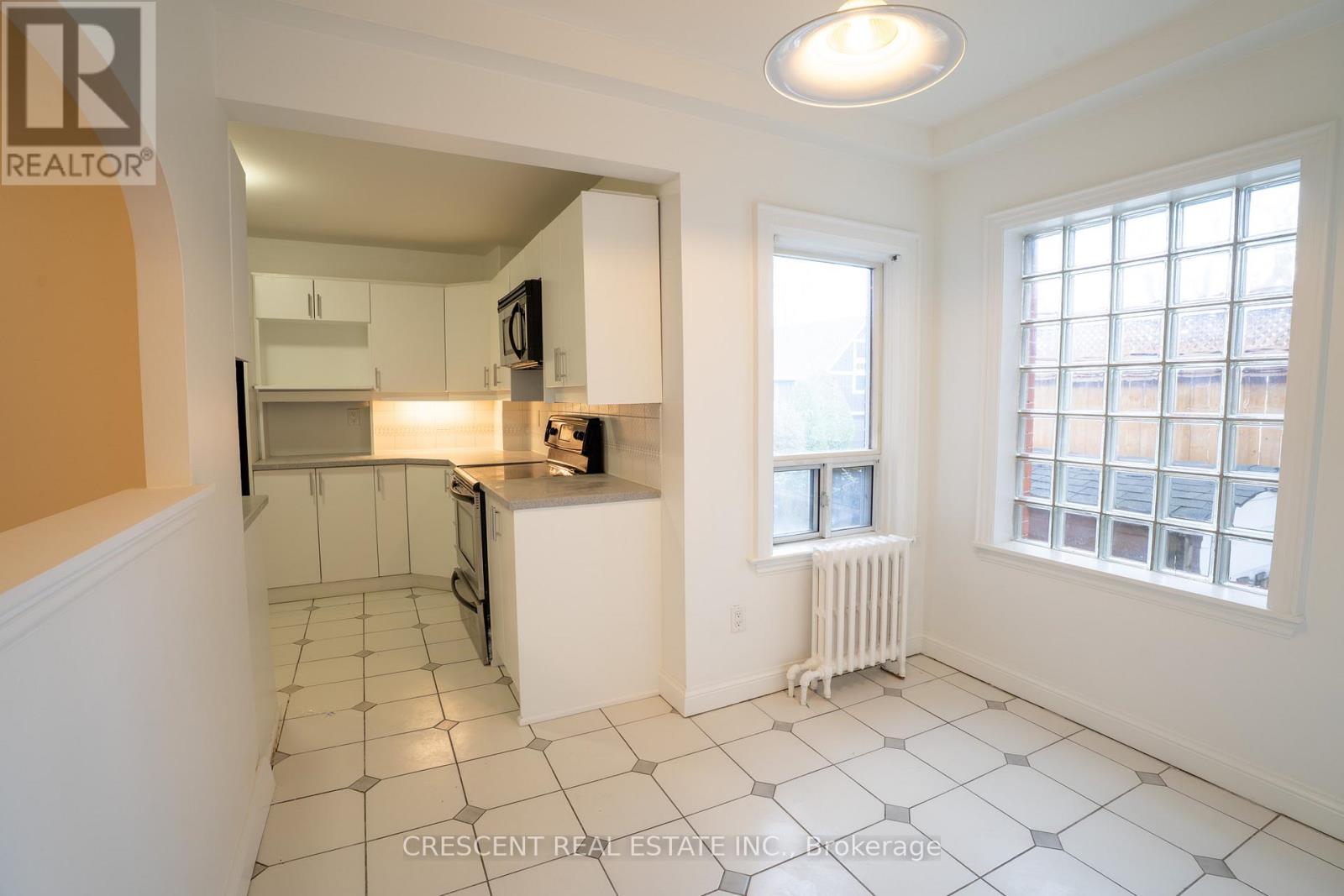 520 Prince Edward Drive N, Toronto, Ontario  M8X 2M5 - Photo 7 - W12962378