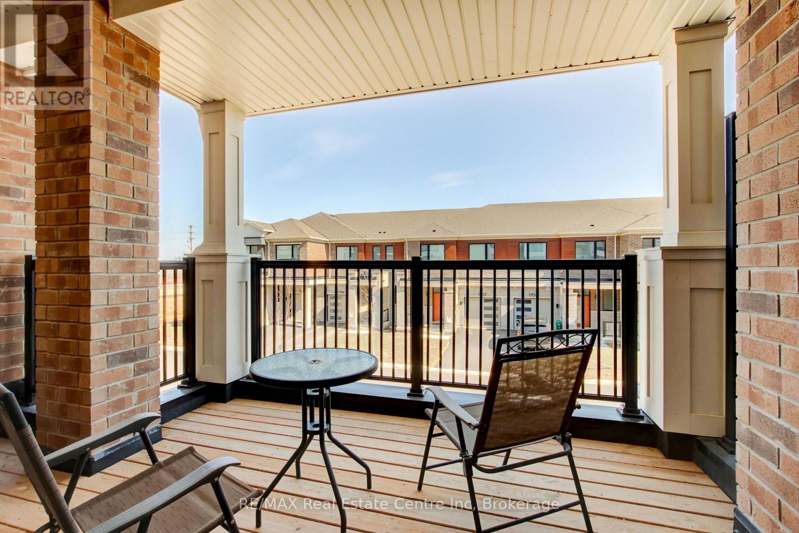 1701 Dance Court, Milton, Ontario  L9E 2A3 - Photo 12 - W12963594