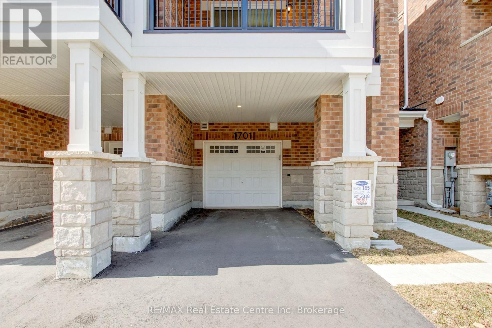 1701 Dance Court, Milton, Ontario  L9E 2A3 - Photo 2 - W12963594