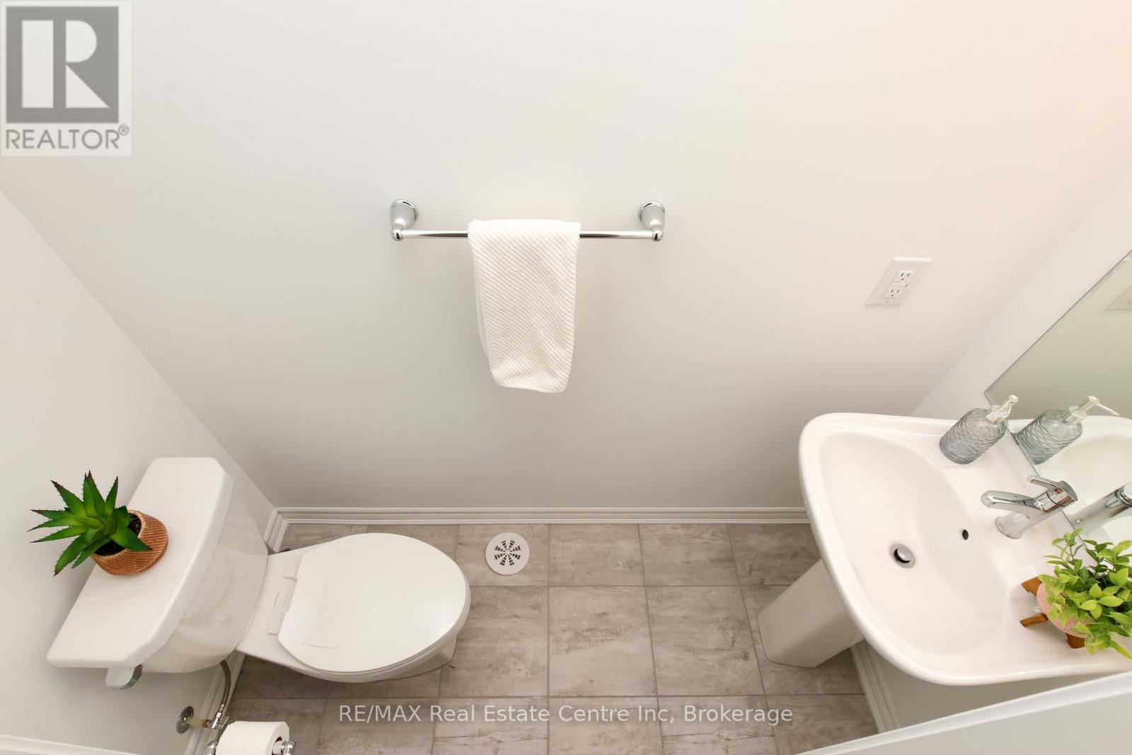 1701 Dance Court, Milton, Ontario  L9E 2A3 - Photo 21 - W12963594