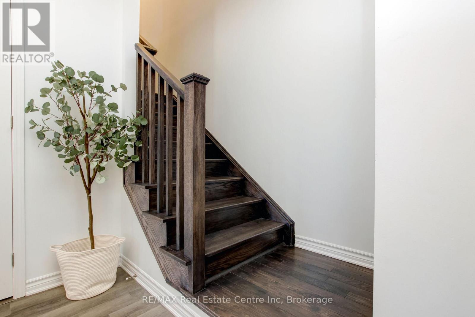 1701 Dance Court, Milton, Ontario  L9E 2A3 - Photo 22 - W12963594