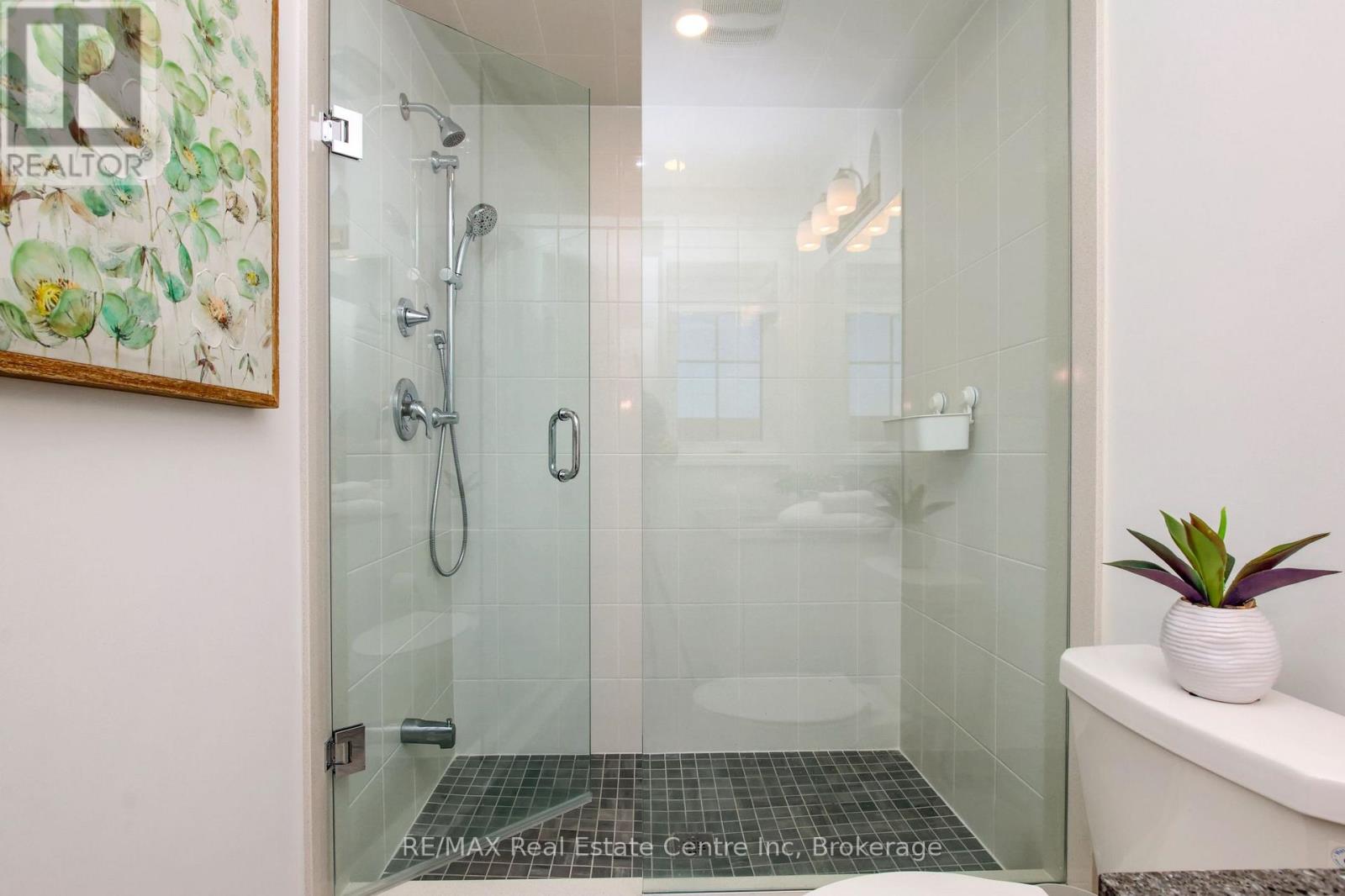 1701 Dance Court, Milton, Ontario  L9E 2A3 - Photo 26 - W12963594