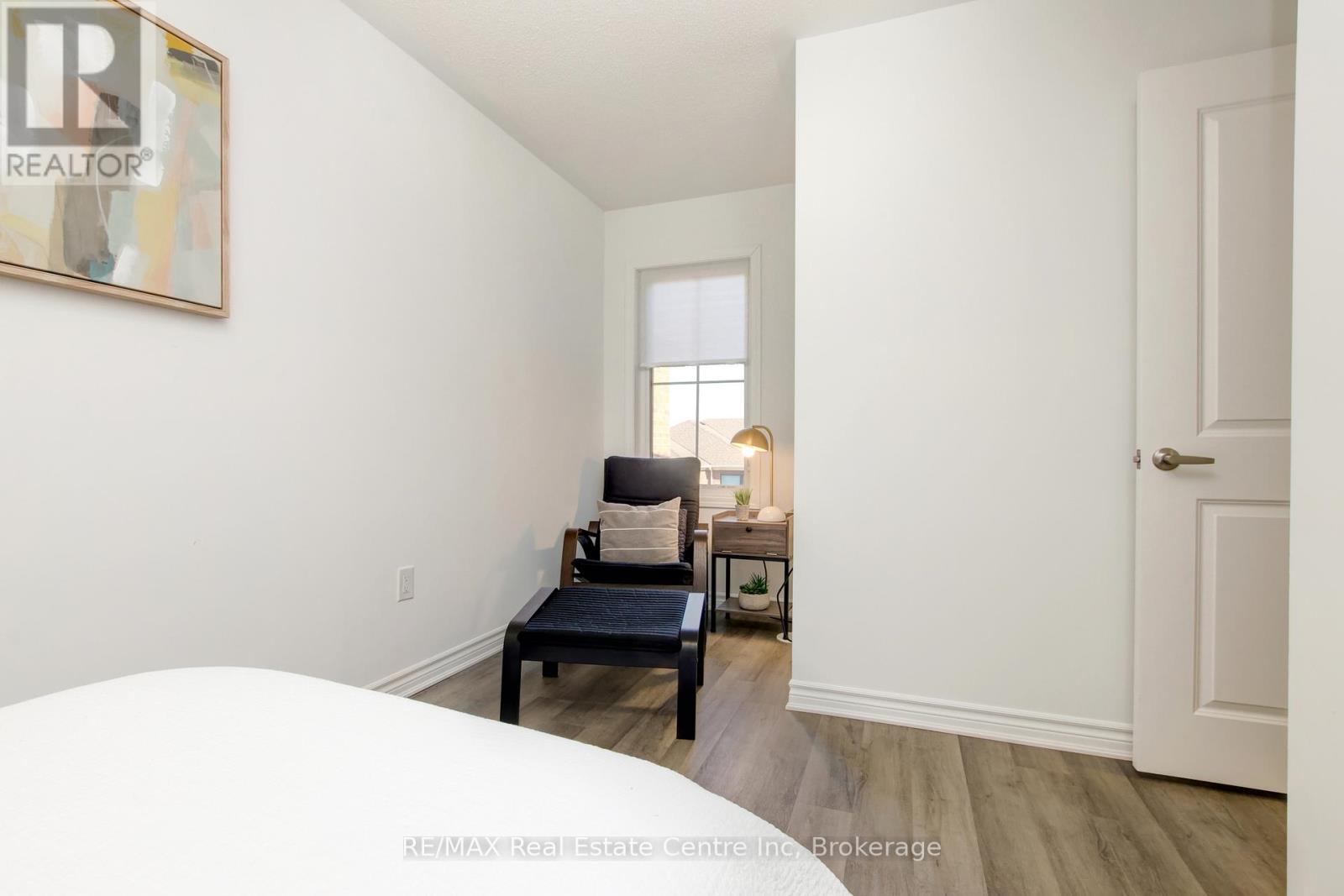 1701 Dance Court, Milton, Ontario  L9E 2A3 - Photo 32 - W12963594