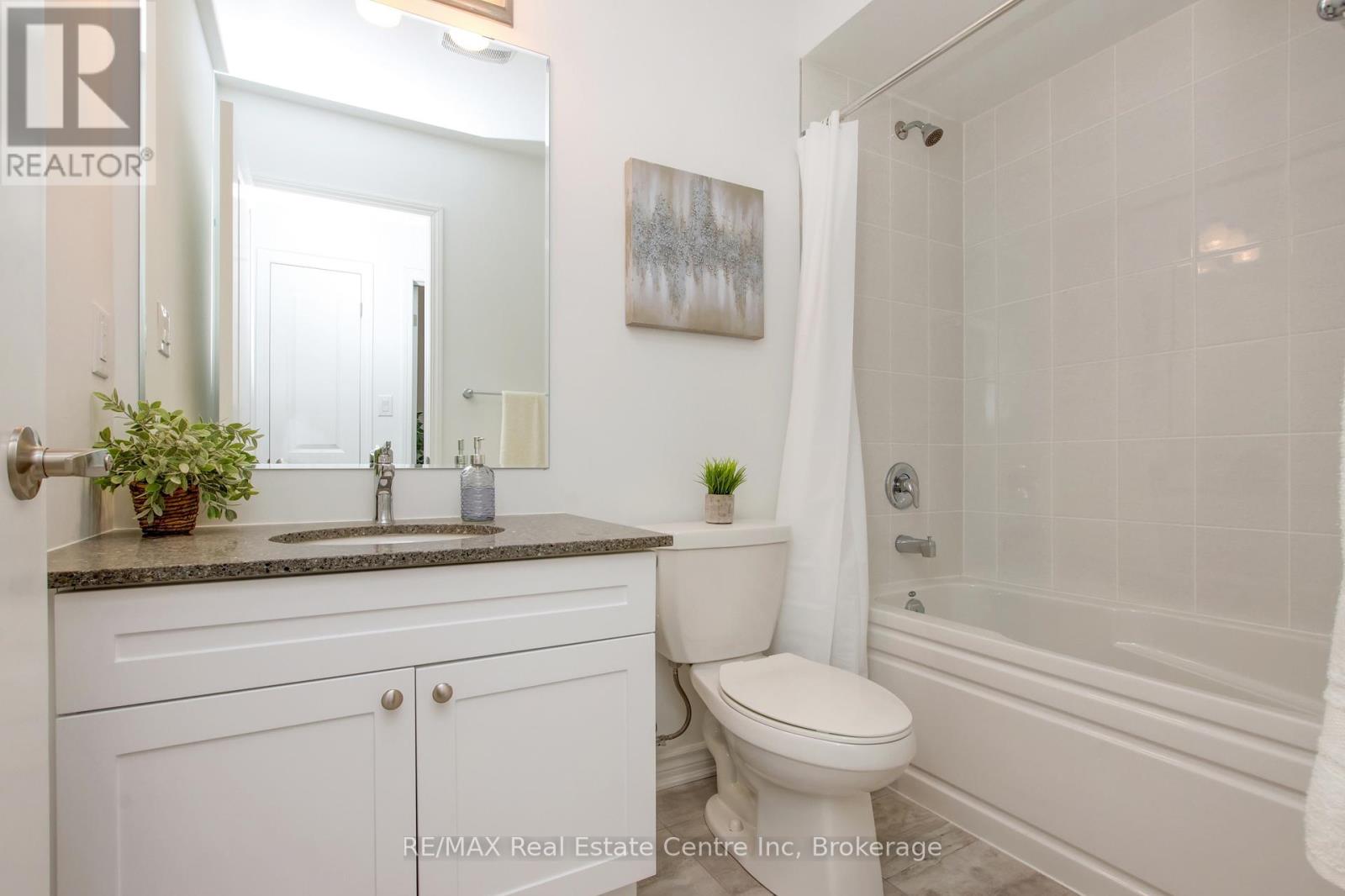 1701 Dance Court, Milton, Ontario  L9E 2A3 - Photo 35 - W12963594