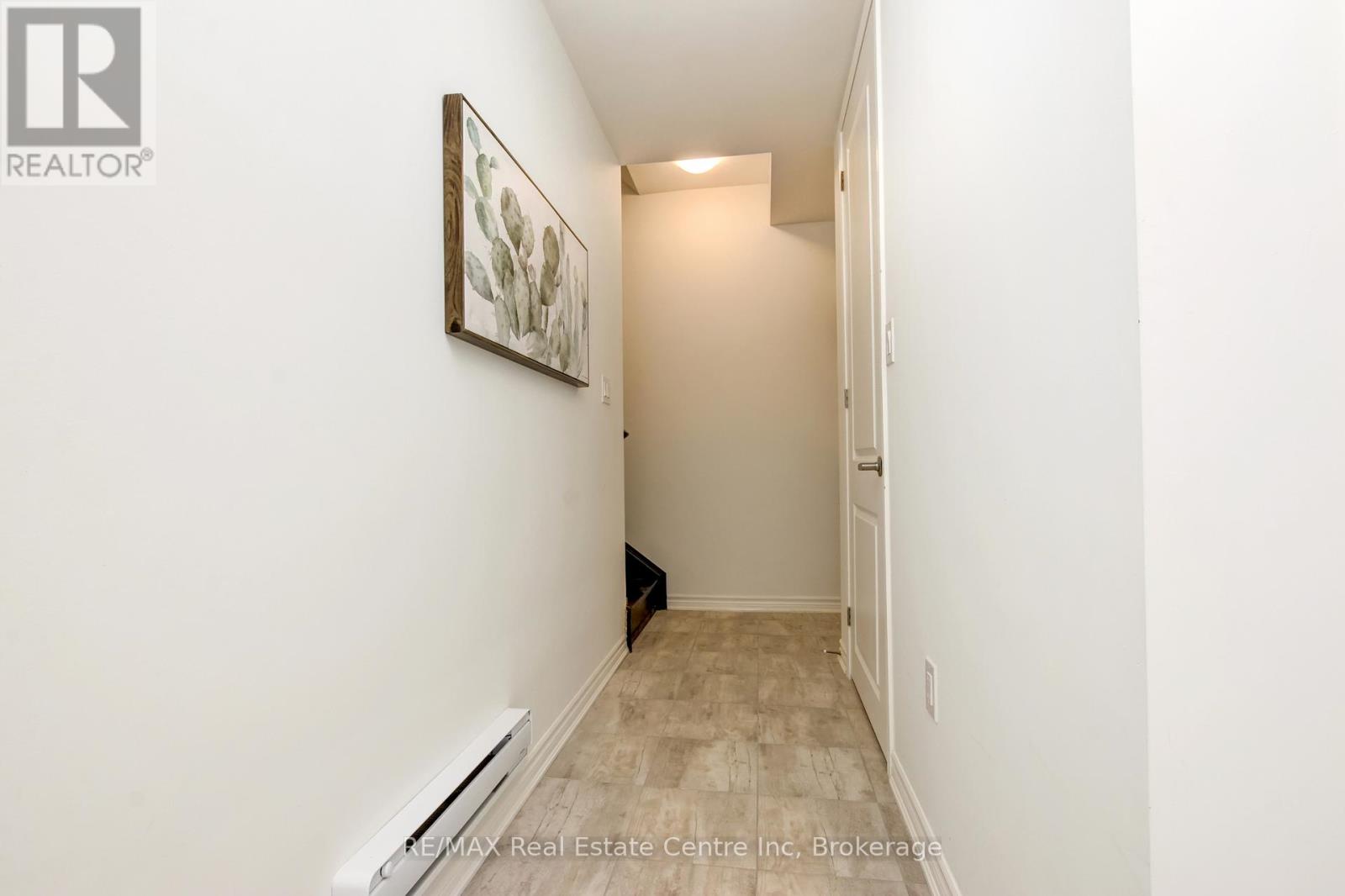 1701 Dance Court, Milton, Ontario  L9E 2A3 - Photo 5 - W12963594