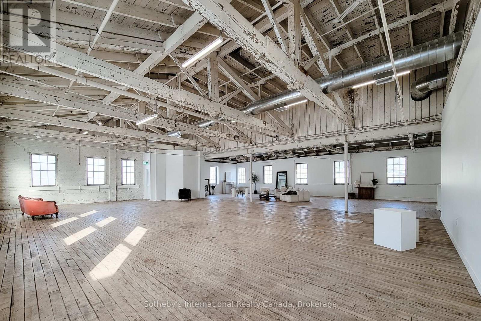 404 - 64 Hatt Street, Hamilton, Ontario  L9H 7T6 - Photo 10 - X12963830