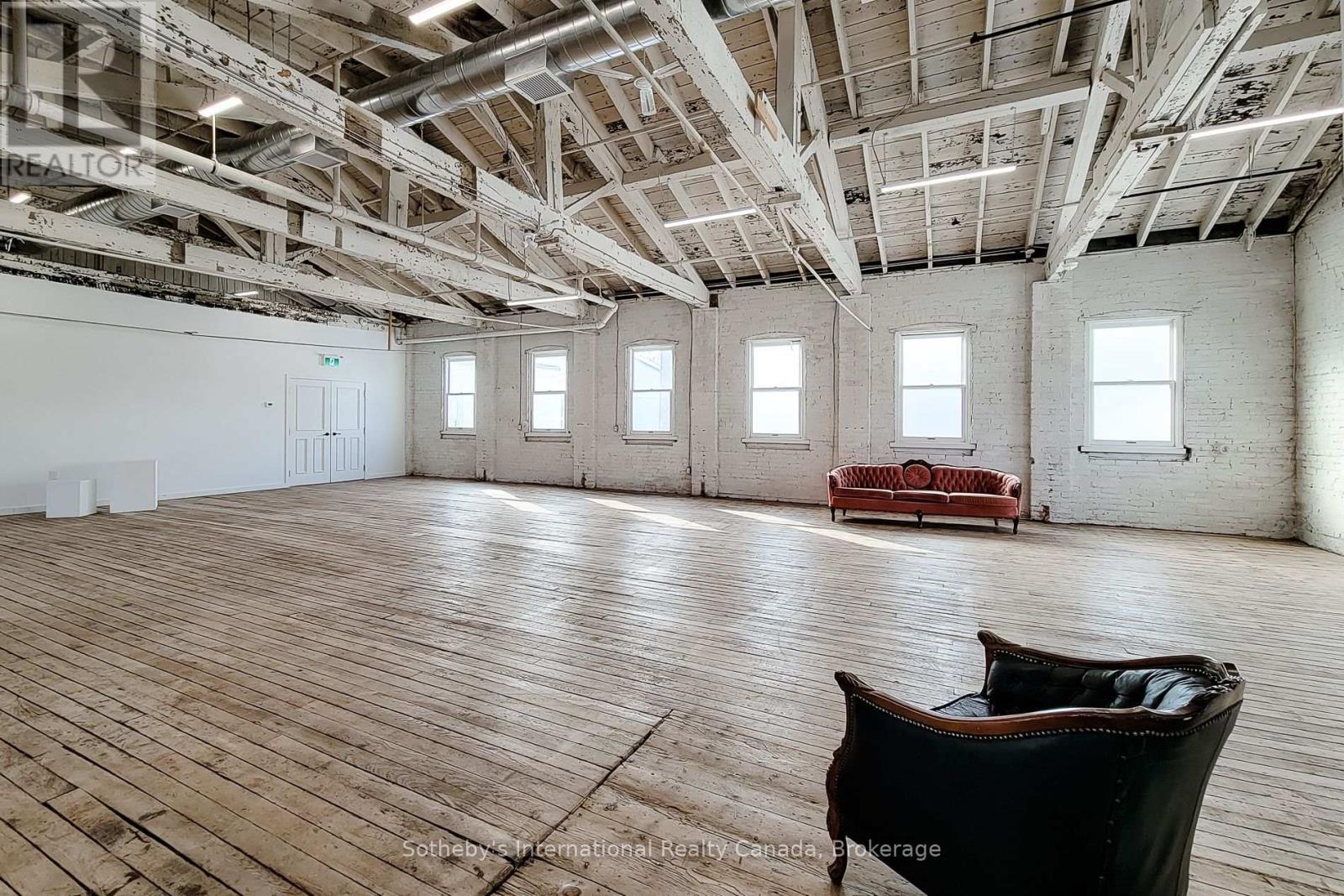 404 - 64 Hatt Street, Hamilton, Ontario  L9H 7T6 - Photo 7 - X12963830