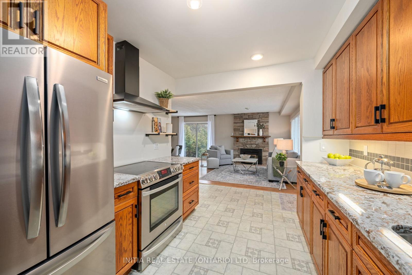 22 Queenston Crescent, London East, Ontario  N5W 1N6 - Photo 4 - X12856252