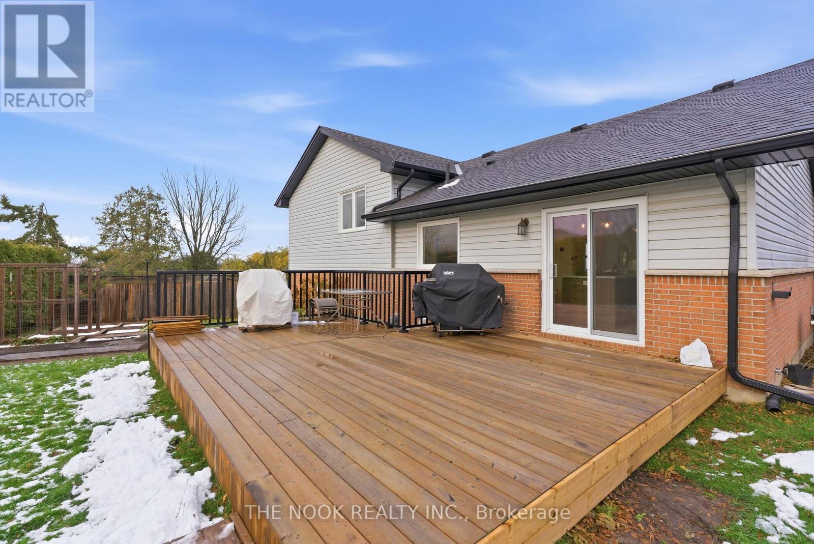 11 Lynn Crescent, Brock, Ontario L0E 1E0 - Photo 44 - N12963428