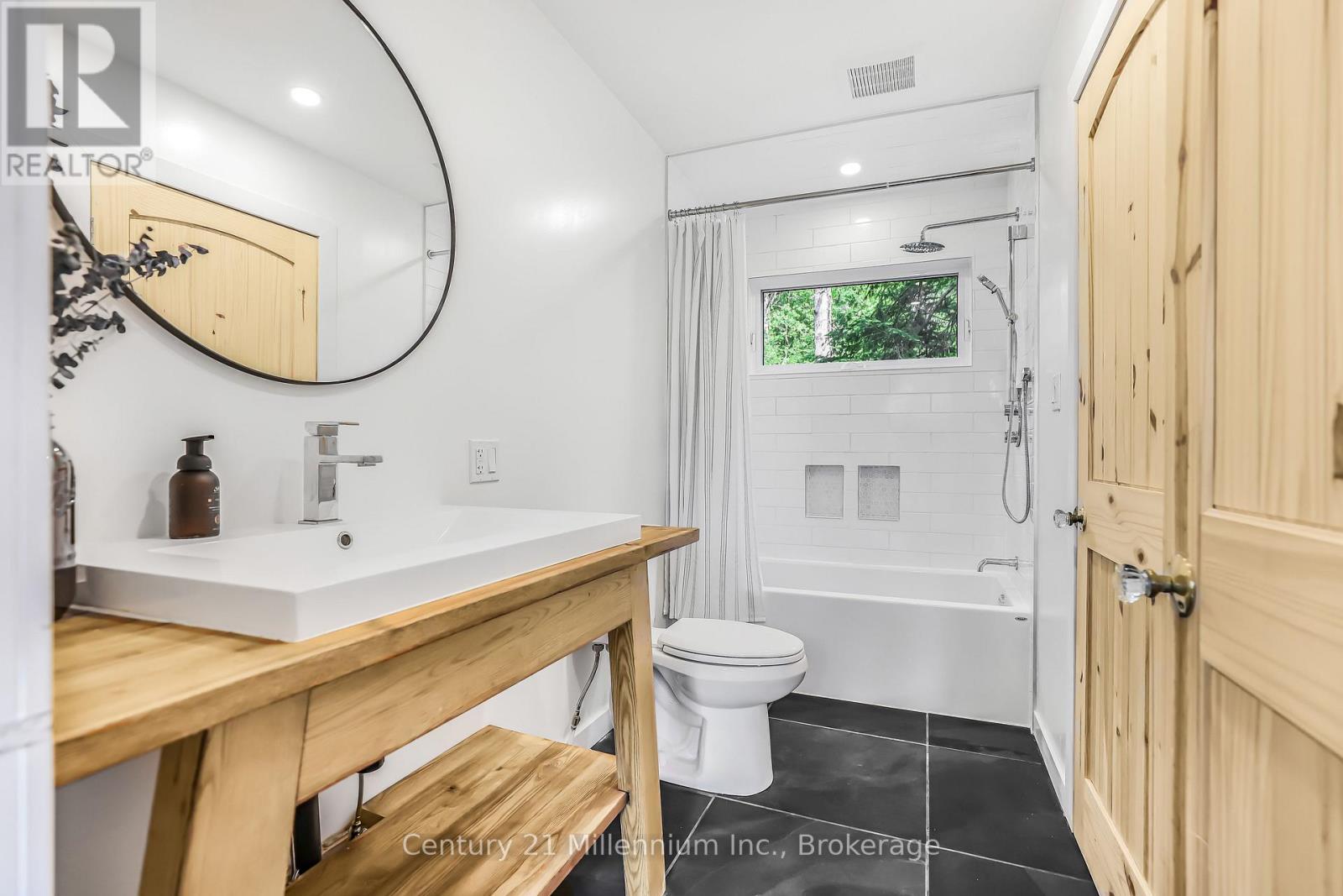 204 Ogimah Road, Native Leased Lands, Ontario  N0H 2T0 - Photo 25 - X12951942