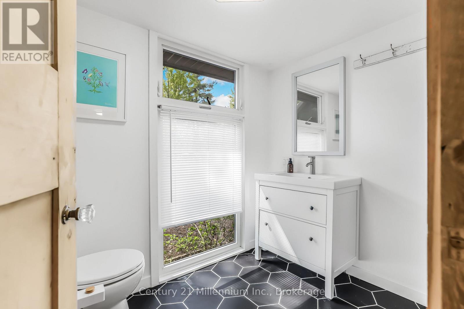 204 Ogimah Road, Native Leased Lands, Ontario  N0H 2T0 - Photo 36 - X12951942