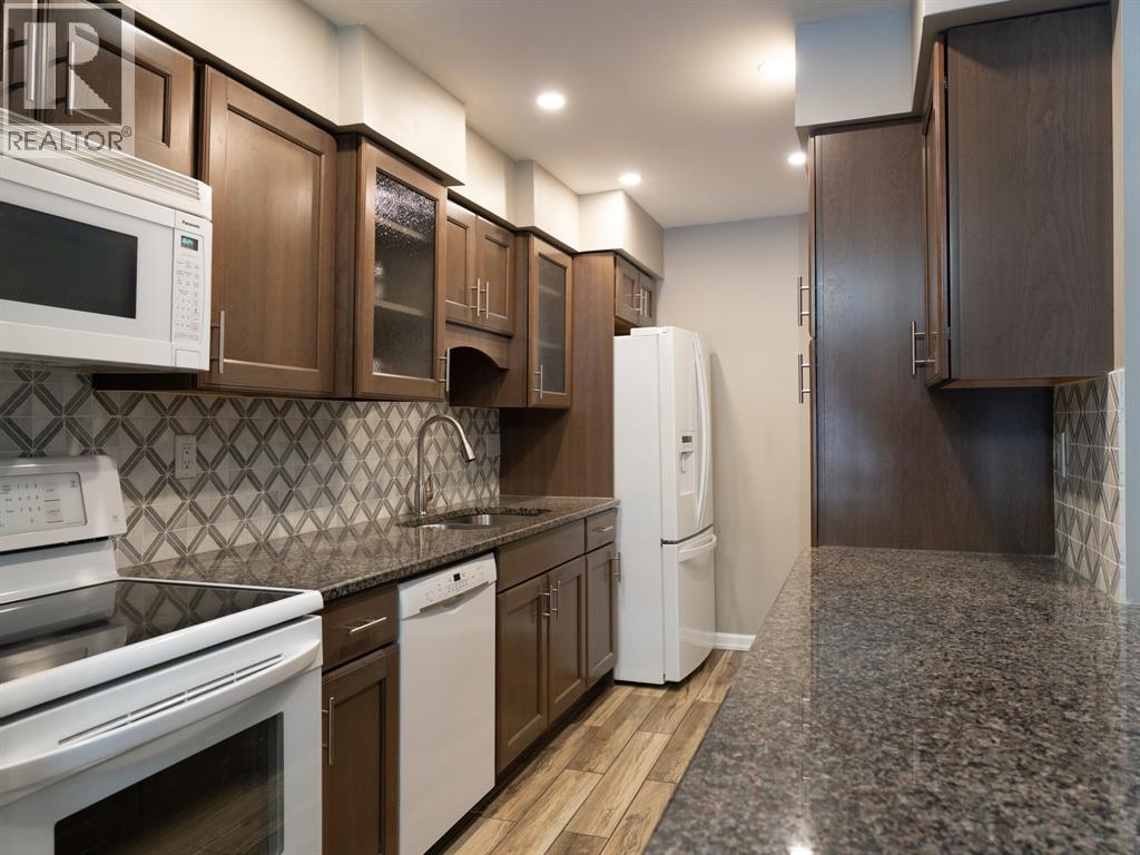 1500 Venetian Boulevard Unit# W44, Point Edward photo 6