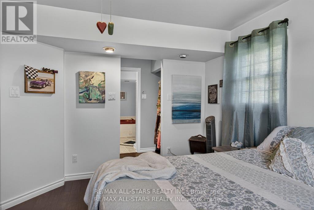 291 Angeline Street N, Kawartha Lakes, Ontario K9V 0H2 - Photo 16 - X12963582