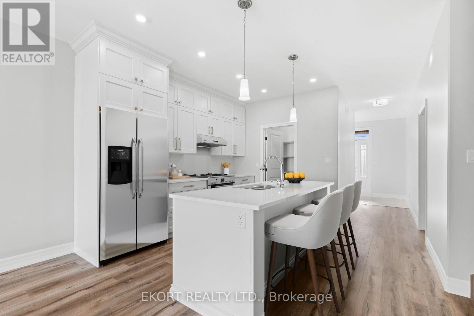 156 Appledene Drive, Quinte West, Ontario  K8V 6J3 - Photo 3 - X12963894