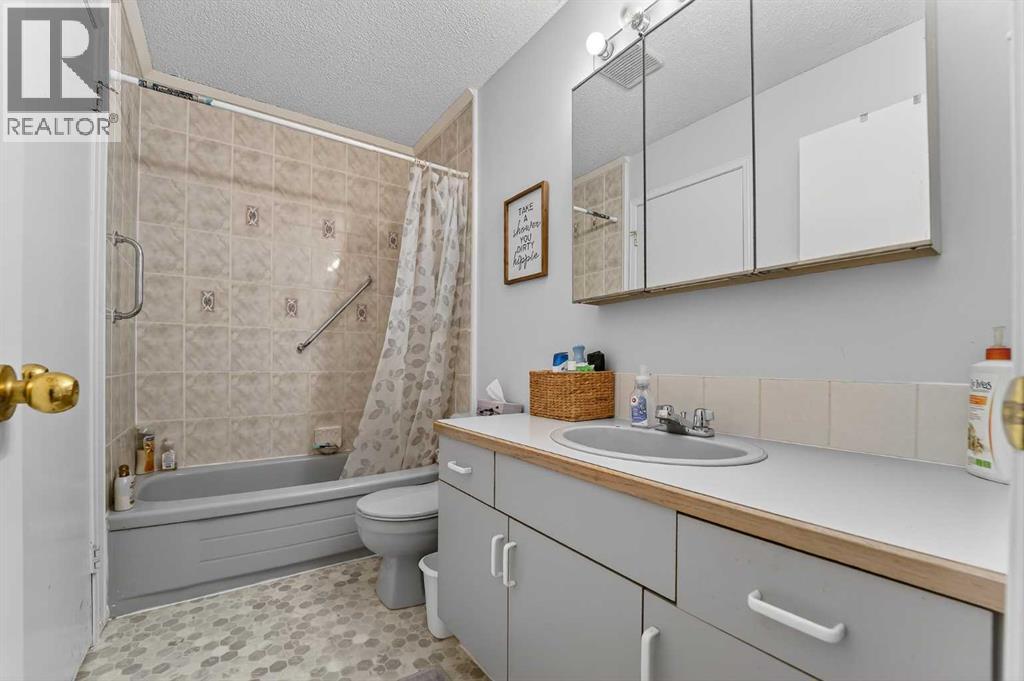 38 Harvard Crescent W, Lethbridge, Alberta  T1K 6R4 - Photo 14 - A2296997