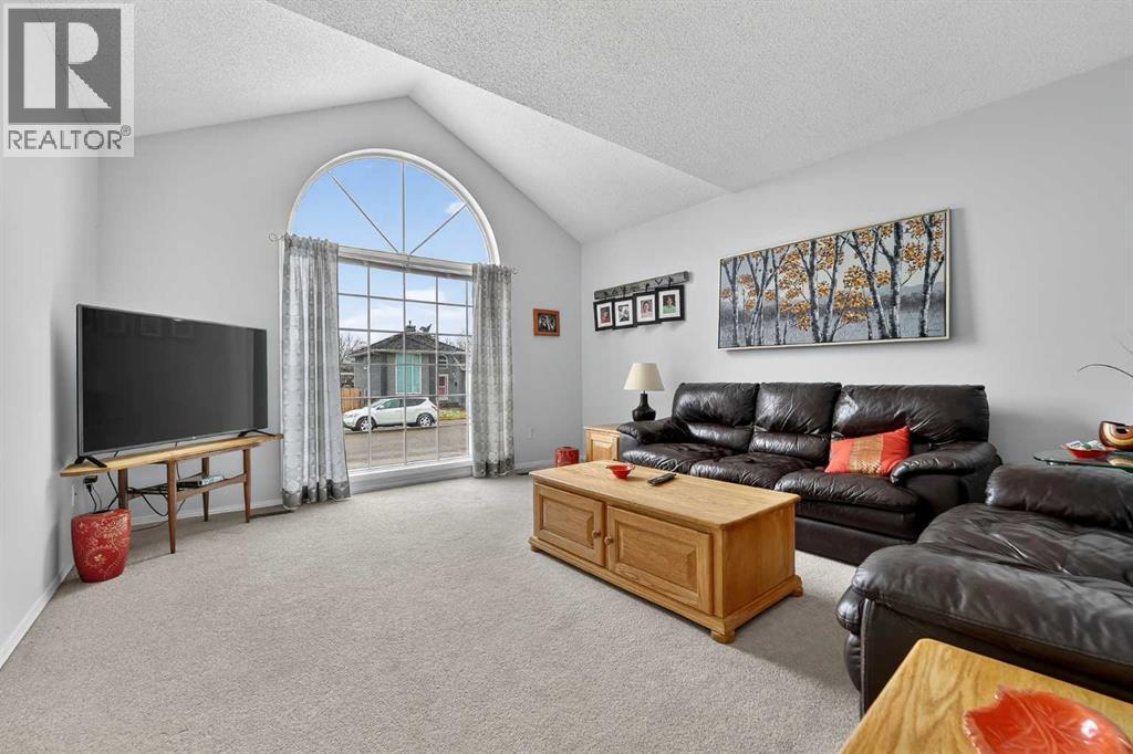 38 Harvard Crescent W, Lethbridge, Alberta  T1K 6R4 - Photo 5 - A2296997