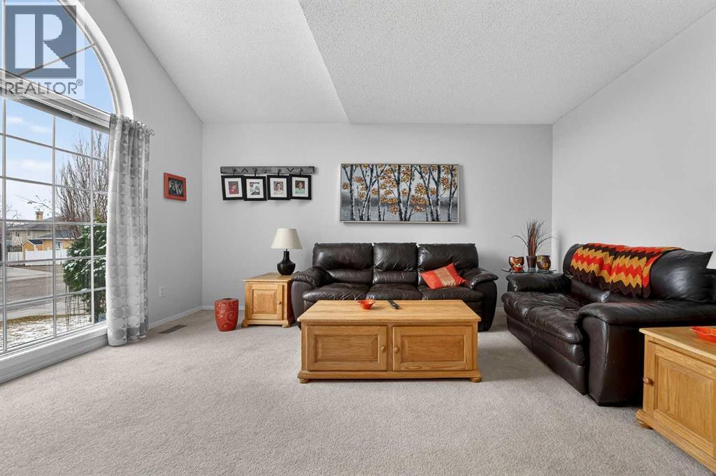 38 Harvard Crescent W, Lethbridge, Alberta  T1K 6R4 - Photo 6 - A2296997