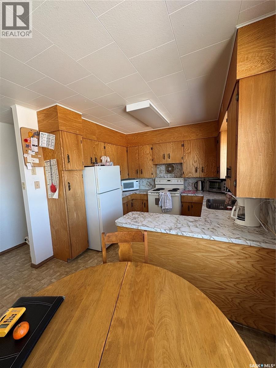 215 2nd Avenue W, Kelvington, Saskatchewan  S0A 1W0 - Photo 5 - SK032179