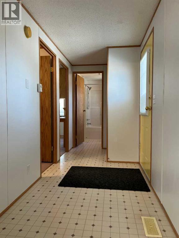 230 4 Street, Stirling, Alberta  T0K 2E0 - Photo 2 - A2297860