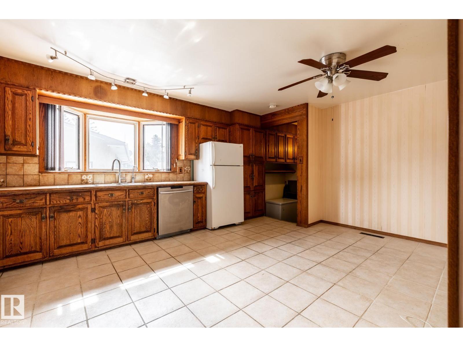 Unknown Address, ,     - Photo 11 - E4480851