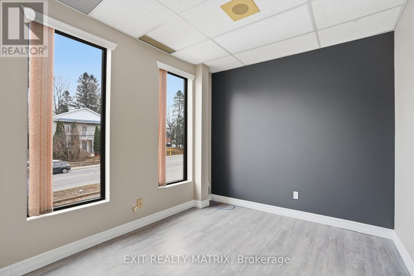 201 - 444 Mc Gill Street, Hawkesbury, Ontario  K6A 1R2 - Photo 8 - X12963816