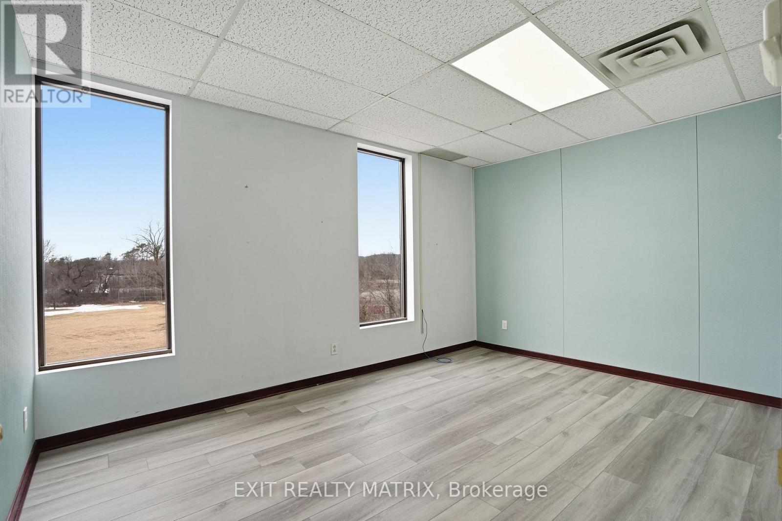 203 - 444 Mc Gill Street, Hawkesbury, Ontario  K6A 1R2 - Photo 10 - X12963822