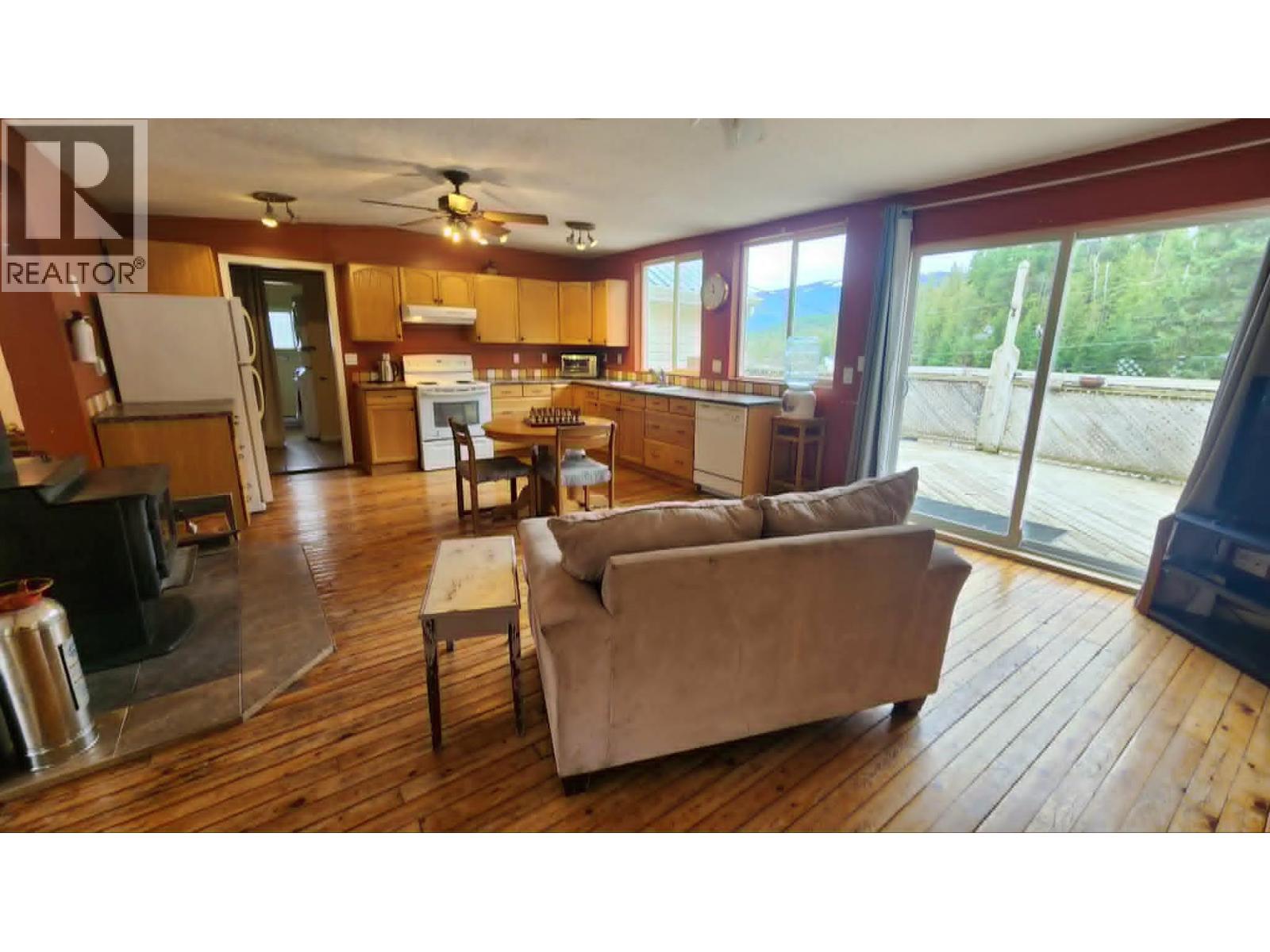 12 Specht Road, Cherryville, British Columbia  V0E 2G3 - Photo 8 - 10382145