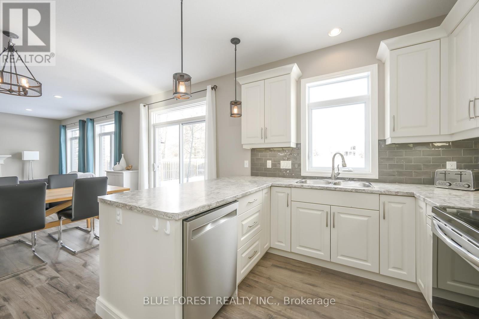 7 St Andrews Drive, St. Thomas, Ontario  N5R 0G2 - Photo 14 - X12963446