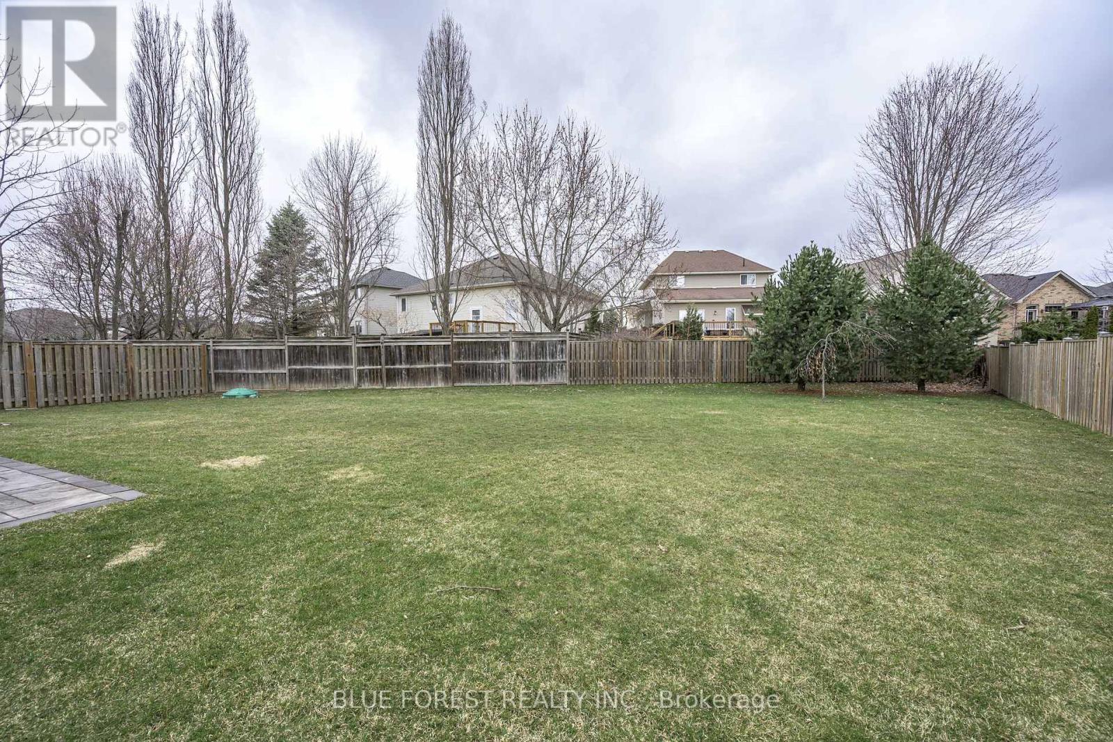 7 St Andrews Drive, St. Thomas, Ontario  N5R 0G2 - Photo 34 - X12963446