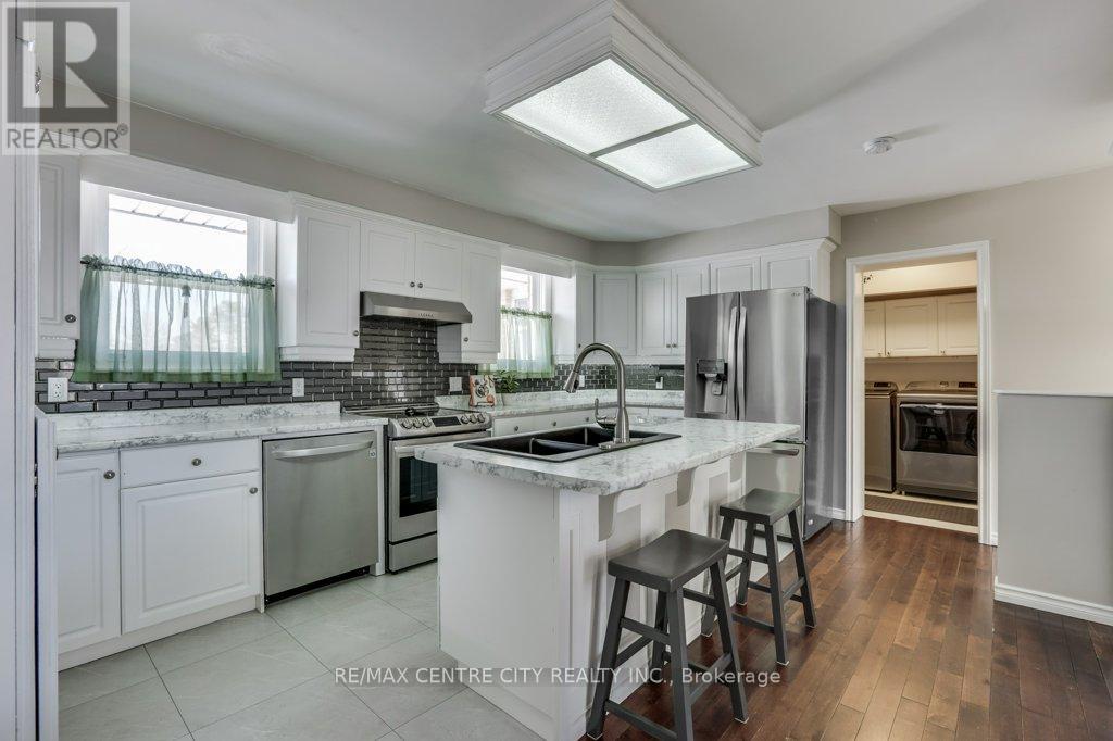 34135 Talbot Line, Southwold, Ontario  N0L 2E0 - Photo 11 - X12963642