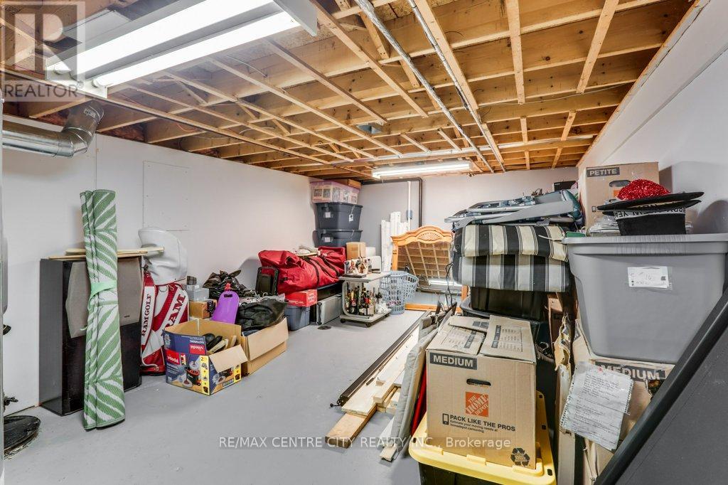 34135 Talbot Line, Southwold, Ontario  N0L 2E0 - Photo 27 - X12963642