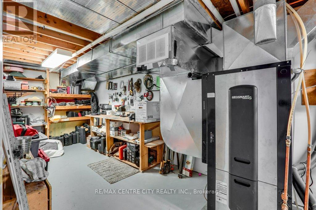 34135 Talbot Line, Southwold, Ontario  N0L 2E0 - Photo 29 - X12963642