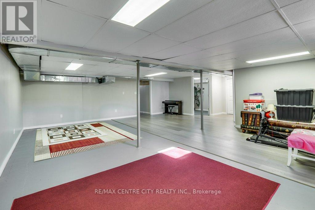 34135 Talbot Line, Southwold, Ontario  N0L 2E0 - Photo 31 - X12963642