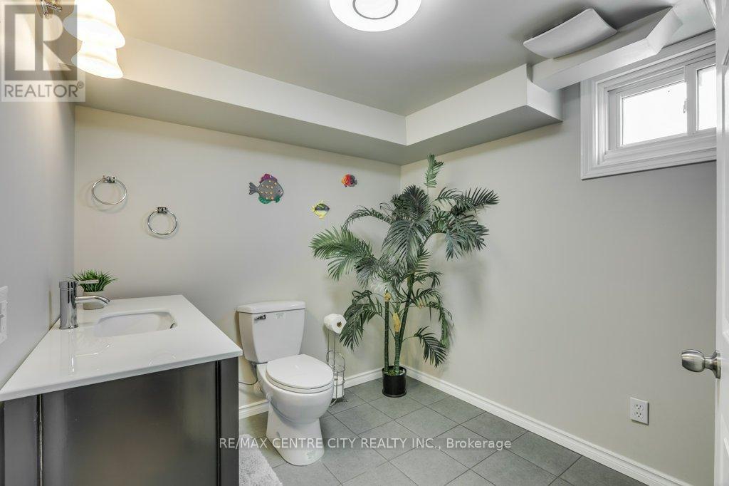 34135 Talbot Line, Southwold, Ontario  N0L 2E0 - Photo 32 - X12963642