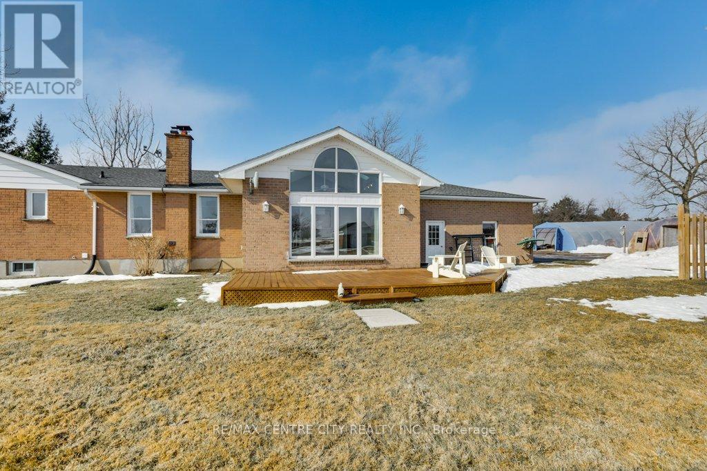 34135 Talbot Line, Southwold, Ontario  N0L 2E0 - Photo 37 - X12963642
