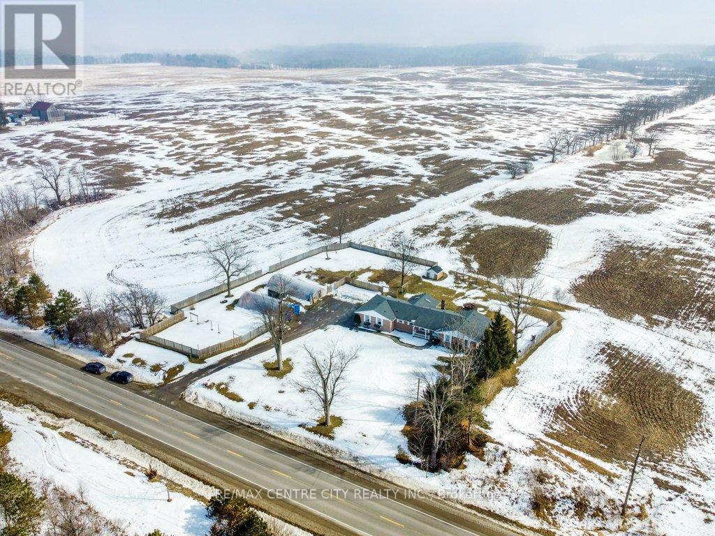34135 Talbot Line, Southwold, Ontario  N0L 2E0 - Photo 44 - X12963642