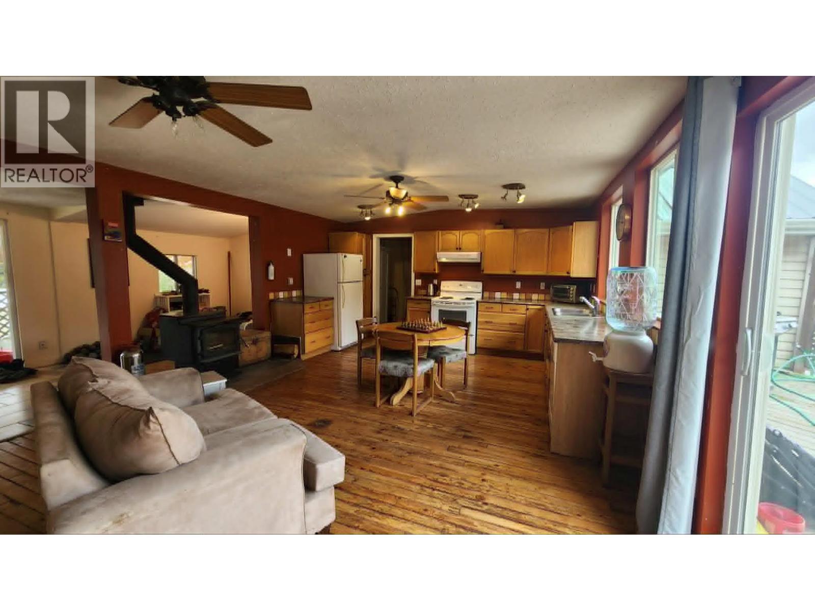 12 Specht Road, Cherryville, British Columbia  V0E 2G3 - Photo 9 - 10382145