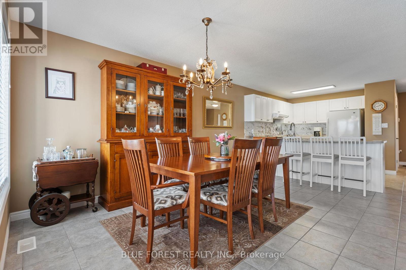 37 Upper Canada Drive, Norfolk, Ontario  N0E 1M0 - Photo 10 - X12963788