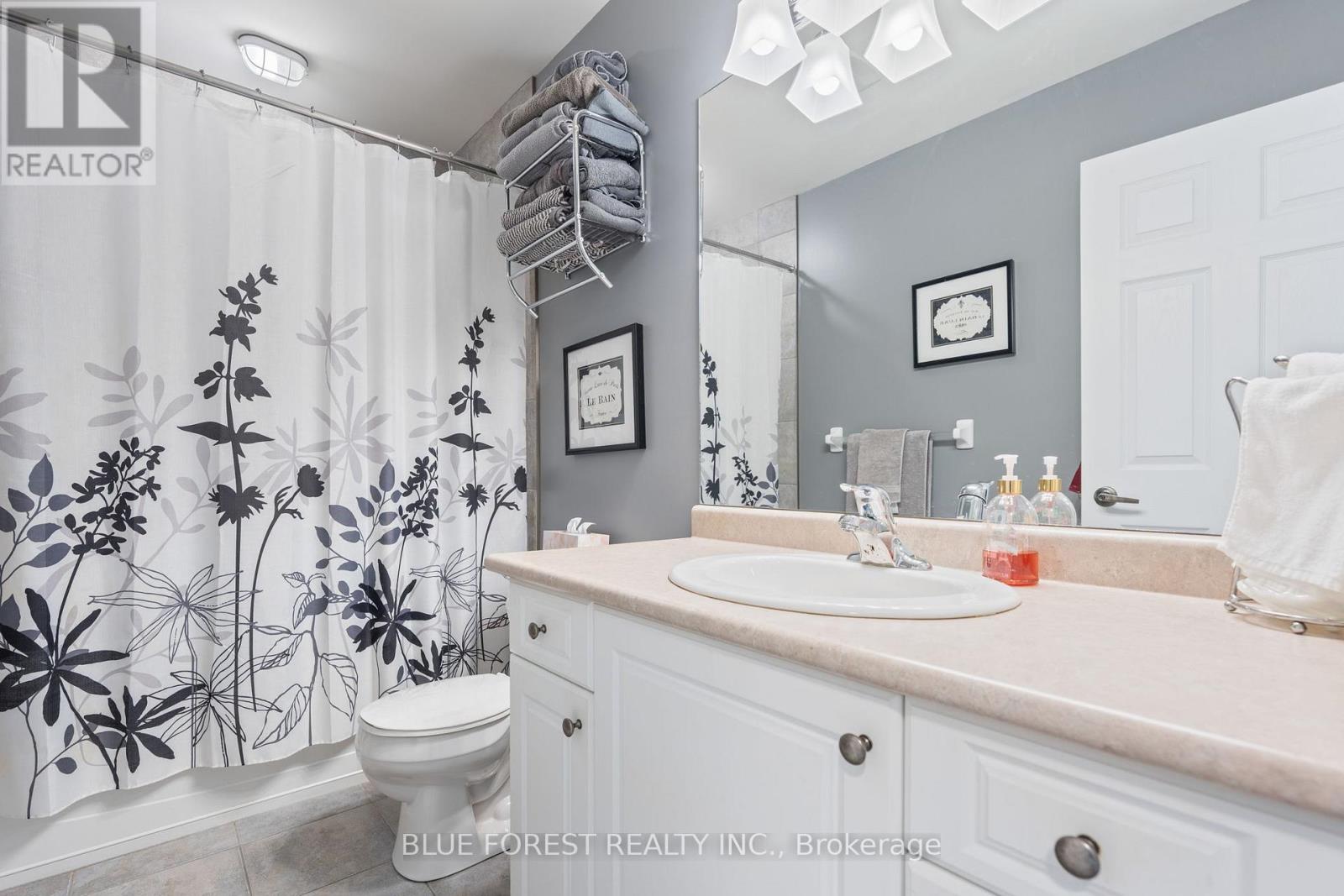 37 Upper Canada Drive, Norfolk, Ontario  N0E 1M0 - Photo 16 - X12963788