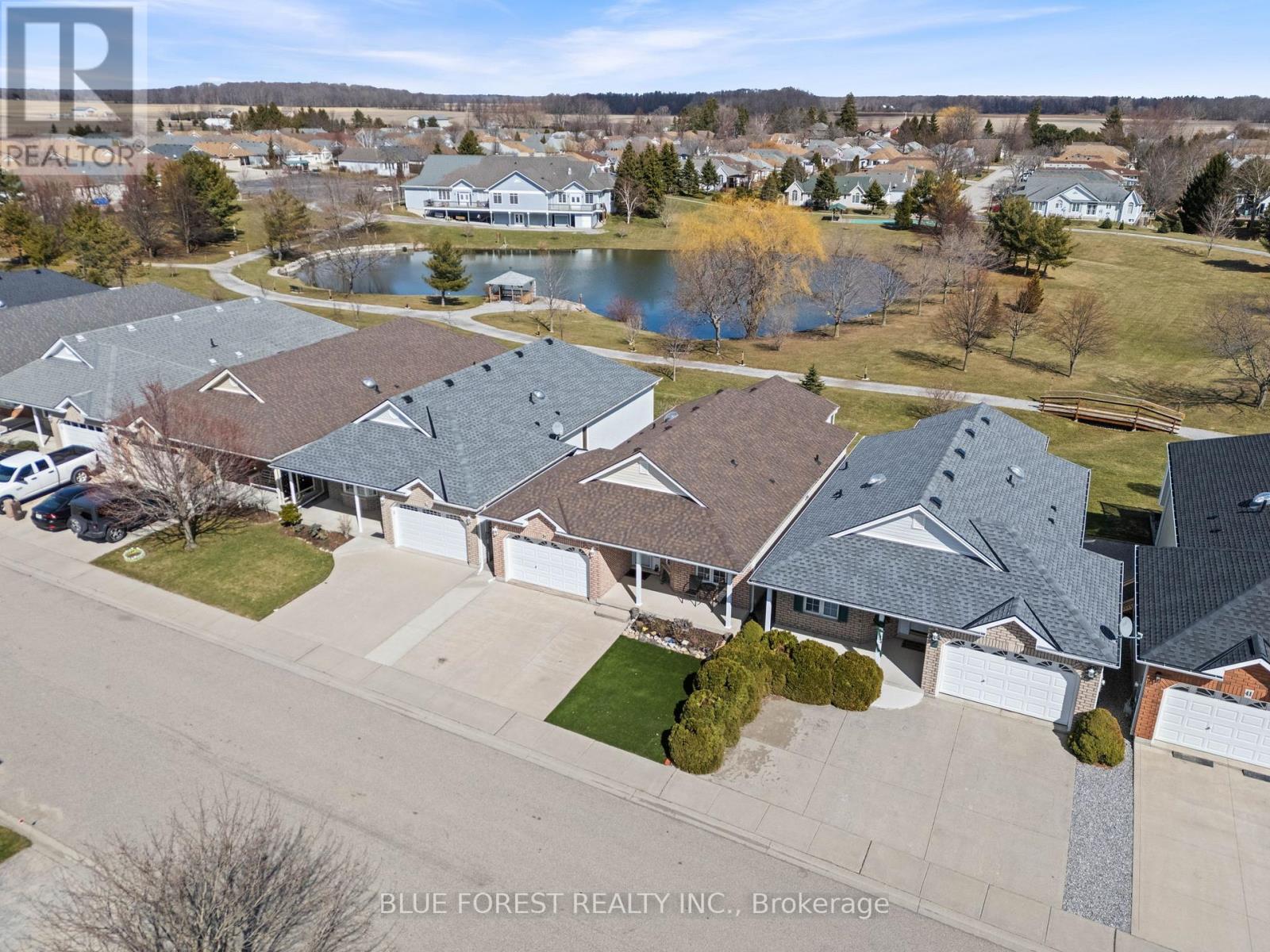 37 Upper Canada Drive, Norfolk, Ontario  N0E 1M0 - Photo 2 - X12963788