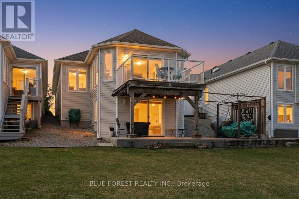 37 Upper Canada Drive, Norfolk, Ontario  N0E 1M0 - Photo 28 - X12963788