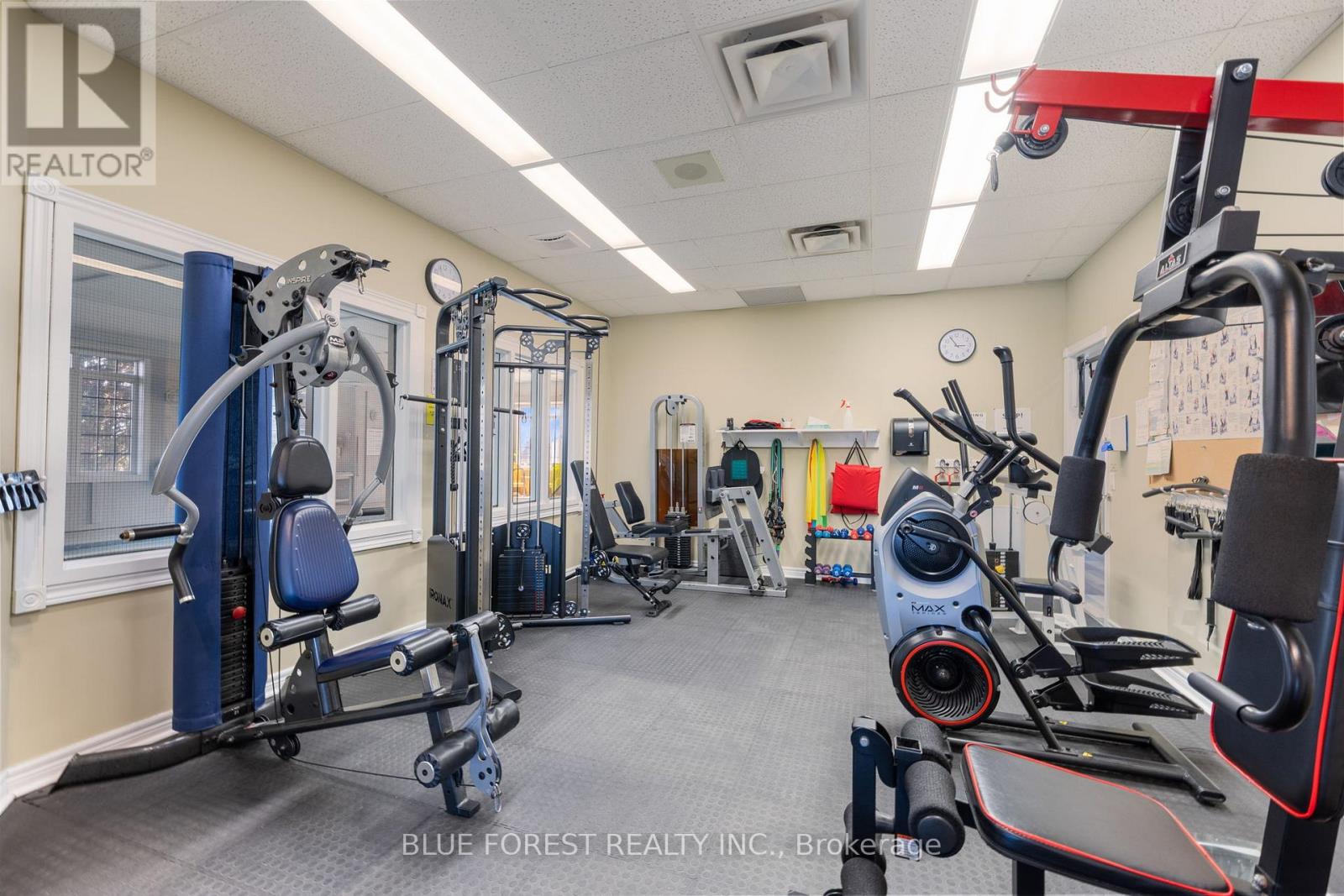 37 Upper Canada Drive, Norfolk, Ontario  N0E 1M0 - Photo 31 - X12963788