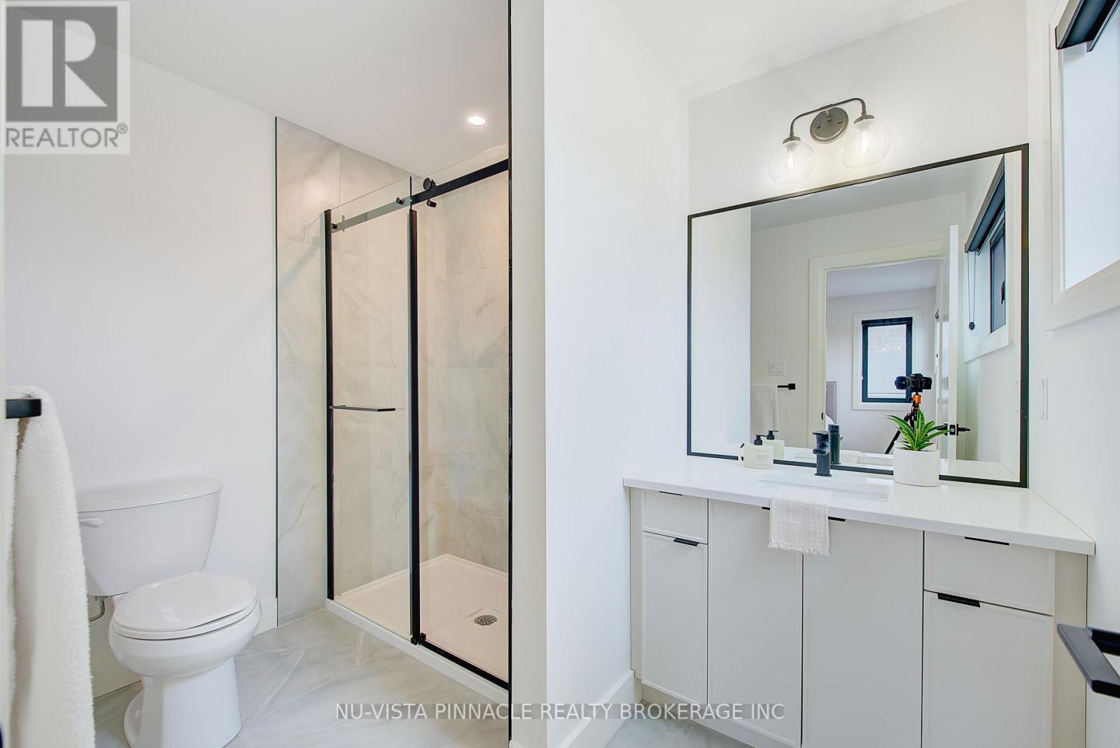 1564 Benjamin Drive, London East, Ontario  N5V 5J5 - Photo 38 - X12963792