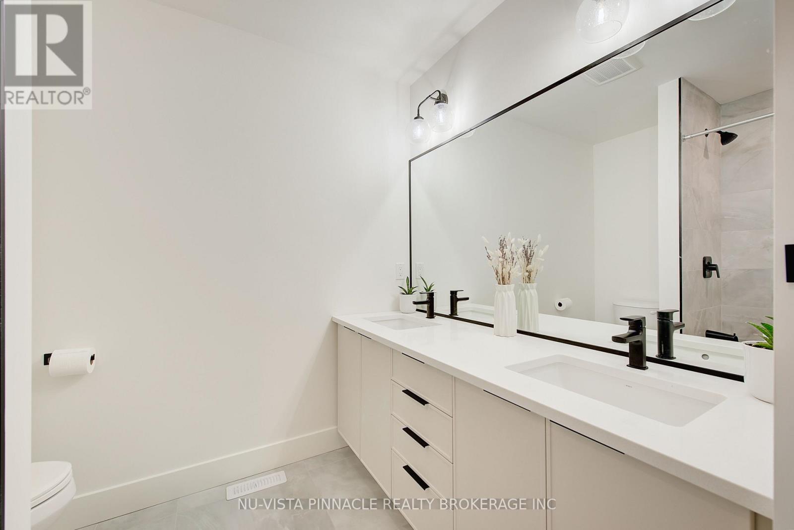 1564 Benjamin Drive, London East, Ontario  N5V 5J5 - Photo 40 - X12963792