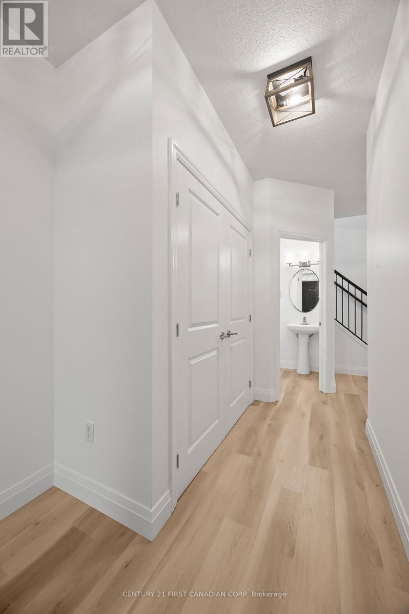 3079 Pomeroy Lane, London South, Ontario  N6P 0B6 - Photo 5 - X12963856