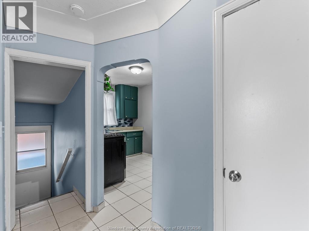 1527 Benjamin Avenue, Windsor, Ontario  N8X 4N3 - Photo 15 - 26007187