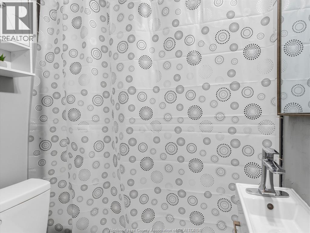 1527 Benjamin Avenue, Windsor, Ontario  N8X 4N3 - Photo 14 - 26007187