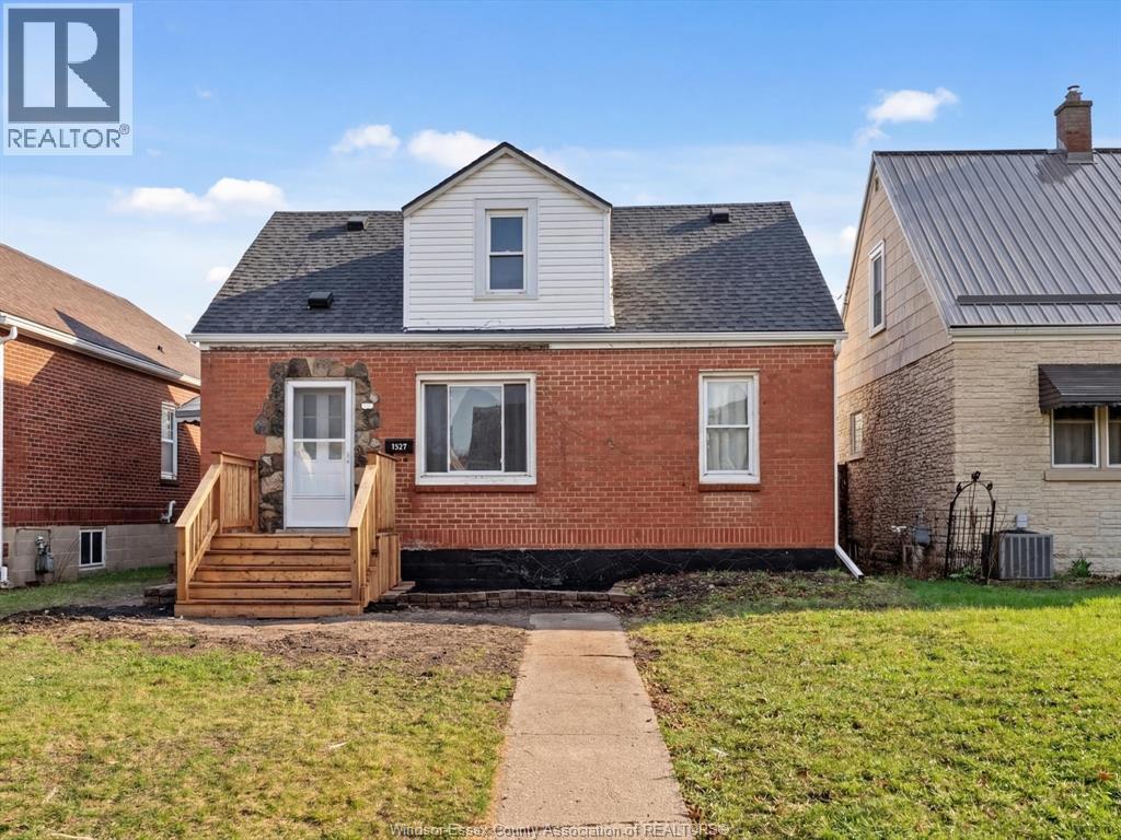 1527 BENJAMIN AVENUE, Windsor, Ontario