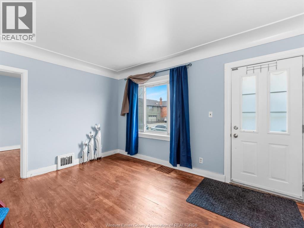 1527 Benjamin Avenue, Windsor, Ontario  N8X 4N3 - Photo 3 - 26007187